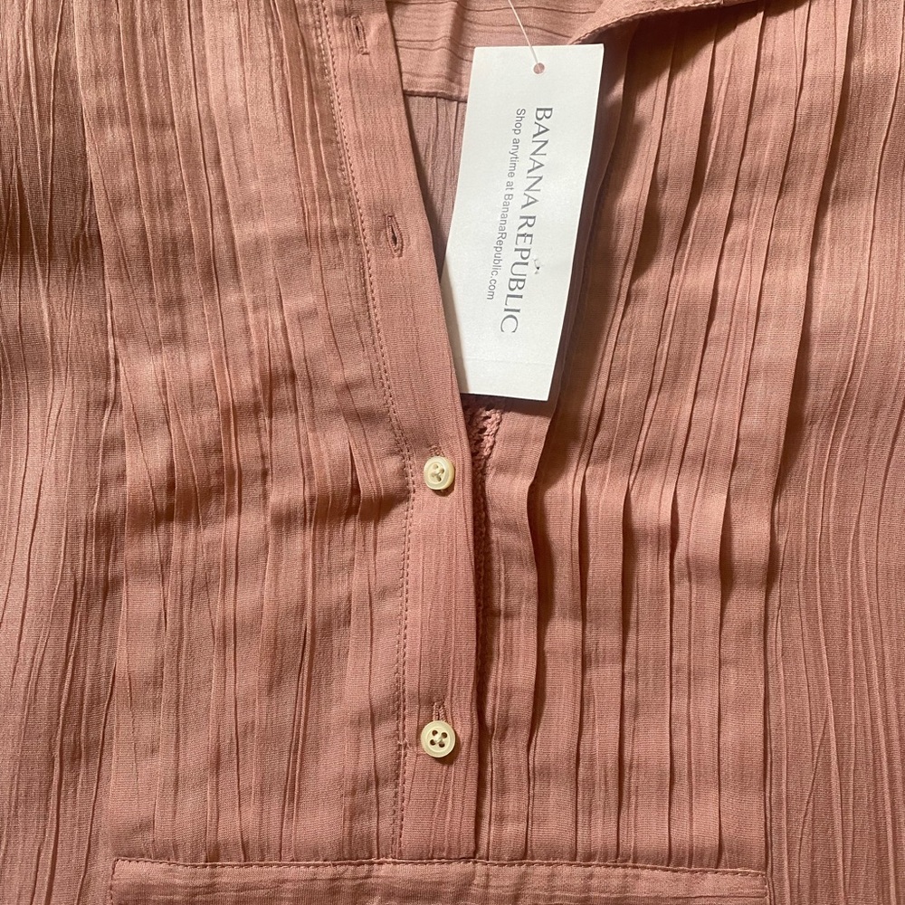 Banana Republic new with tag Dusty Rose Pleated Button-Front Womens Shirt